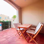 Daire Townhouse In Peaceful Mar, Heated Pool, Parking! Pm6 *