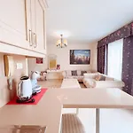 Townhouse In Peaceful Mar, Heated Pool, Parking! Pm6 Daire *