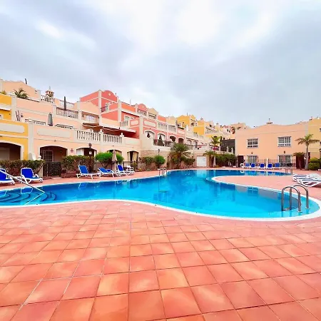 Daire Townhouse In Peaceful Mar, Heated Pool, Parking! Pm6 *